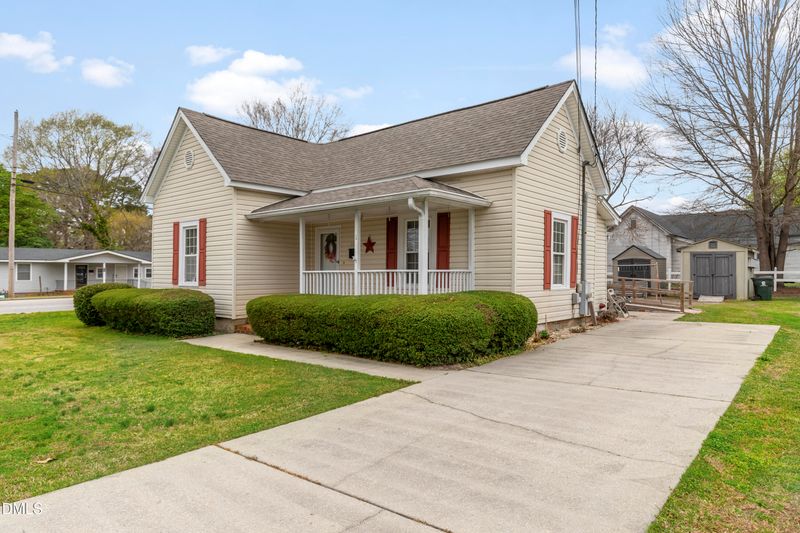 100 E E St, Erwin, NC 28339