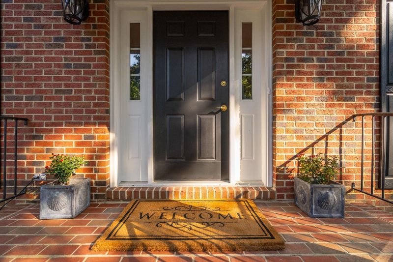 100 Eagle Meadow Ct, Cary, NC 27519