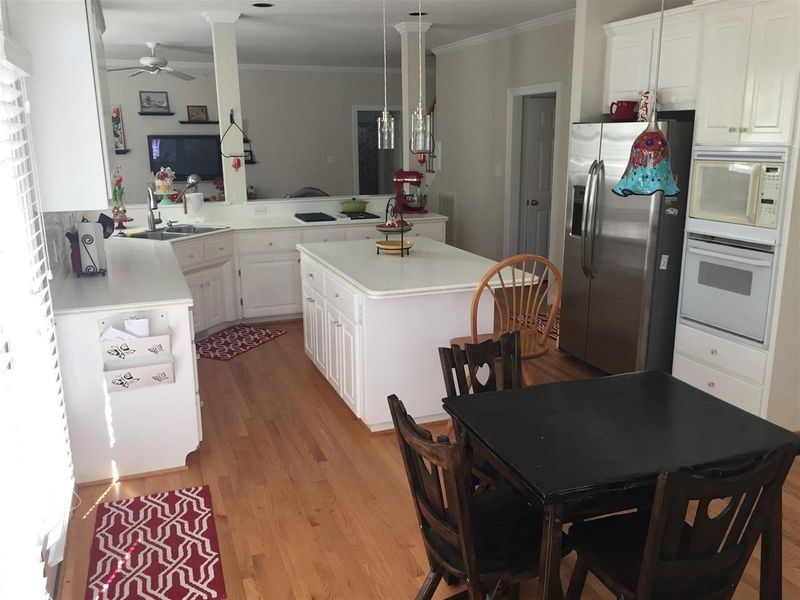 100 Elmcrest Dr, Holly Springs, NC 27540