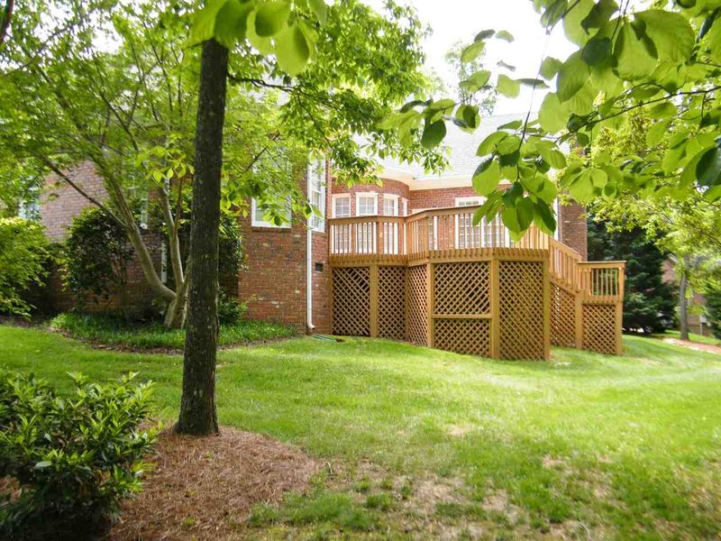 100 Escott Ct, Cary, NC 27518