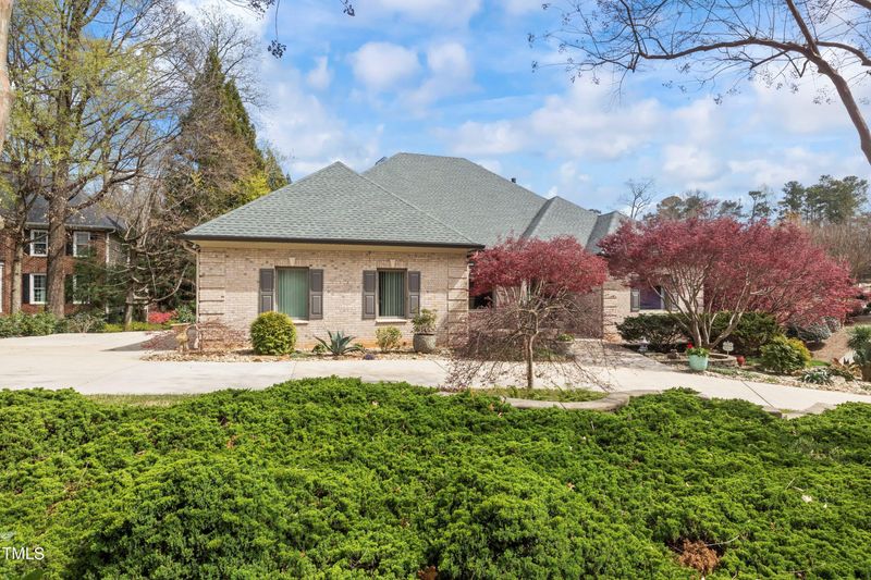 100 Esplanade Ct, Cary, NC 27511