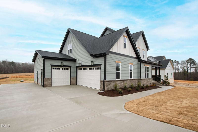 100 Firefly Ln, Youngsville, NC 27596