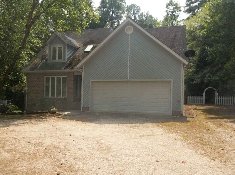 100 Fleming Farm Dr, Youngsville, NC 27597