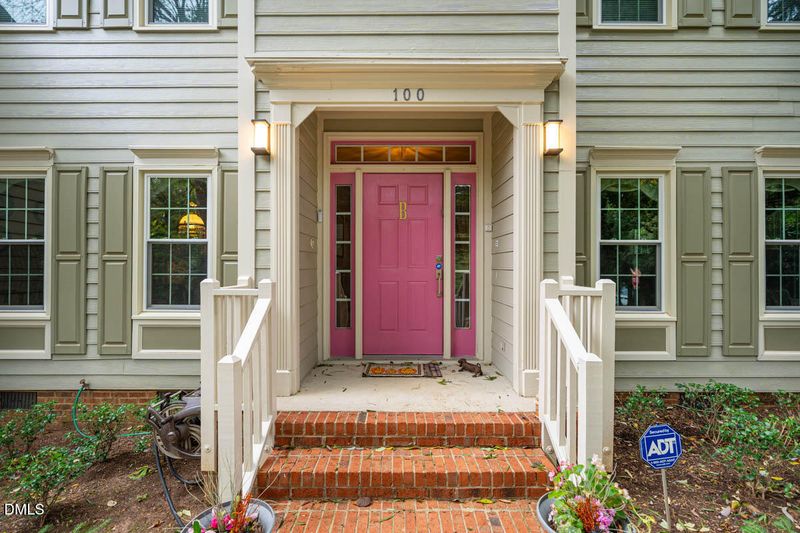100 Garden Gate Dr, Chapel Hill, NC 27516