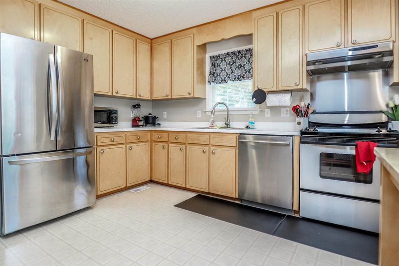 100 Garrison Ave, Clayton, NC 27520