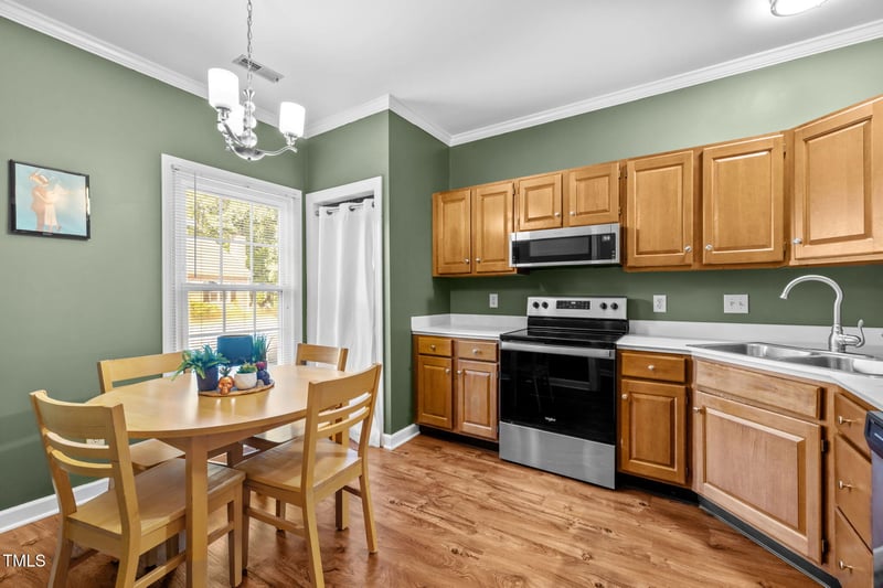 100 Granby Ct, Cary, NC 27511