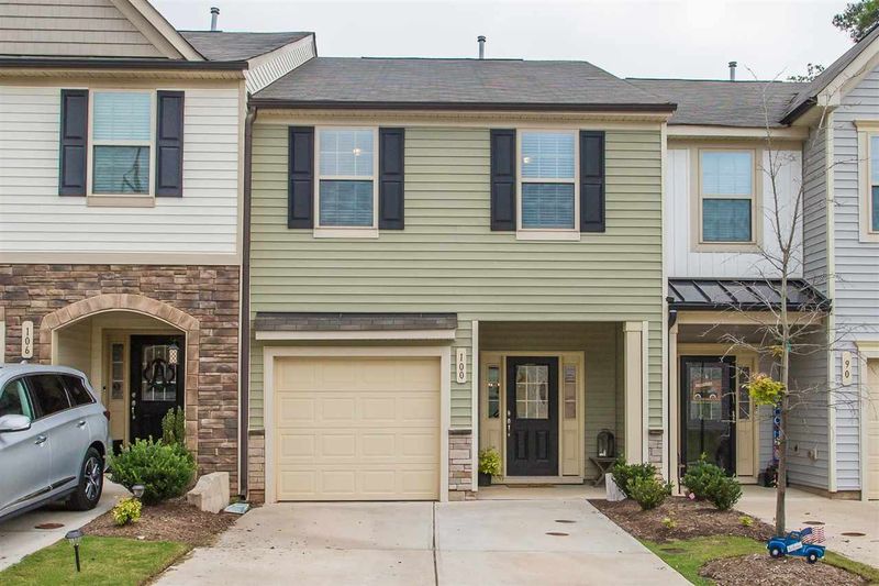 100 Hawkstone Dr, Clayton, NC 27527