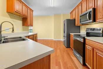 100 Henson Pl, Apex, NC 27502