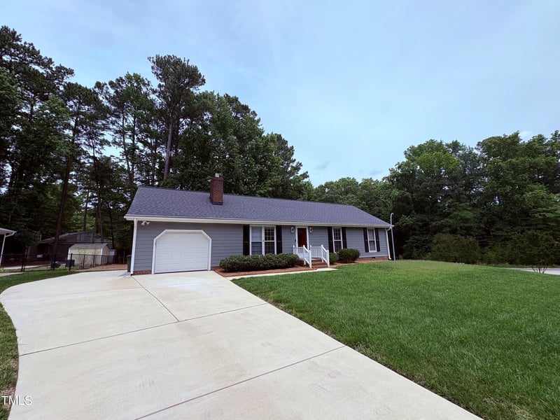 100 Honeysuckle Ln, Cary, NC 27513