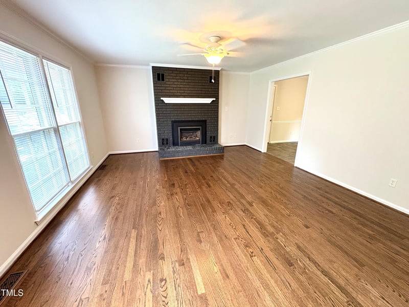100 Honeysuckle Ln, Cary, NC 27513