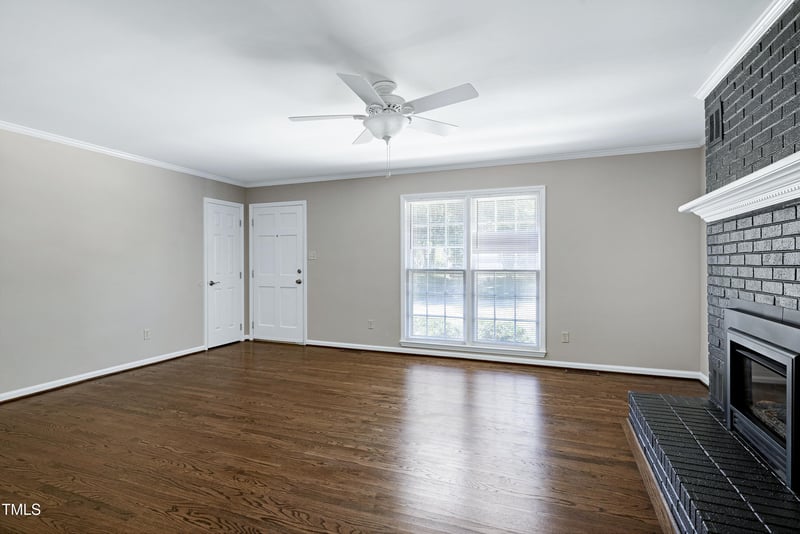 100 Honeysuckle Ln, Cary, NC 27513