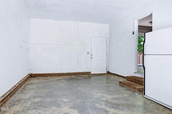 100 Honeysuckle Ln, Cary, NC 27513