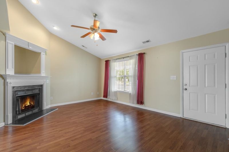 100 Horsetrail Dr, Selma, NC 27576