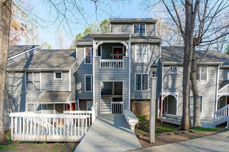 100 Hunting Chase #2C, Cary, NC 27513