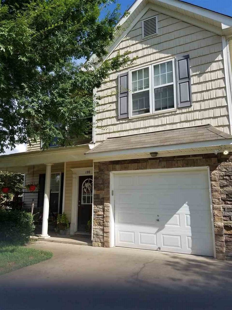 100 Hutson Ln, Clayton, NC 27527