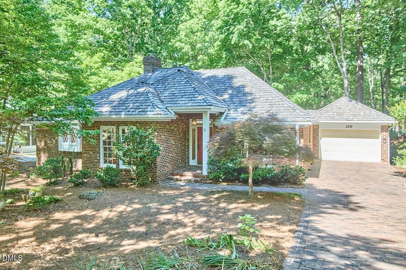 100 Ironwoods Dr, Chapel Hill, NC 27516