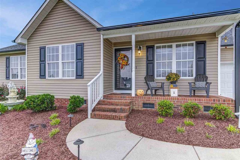 100 Jj Dr, Benson, NC 27504