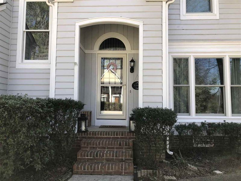 100 Kirkfield Dr, Cary, NC 27518