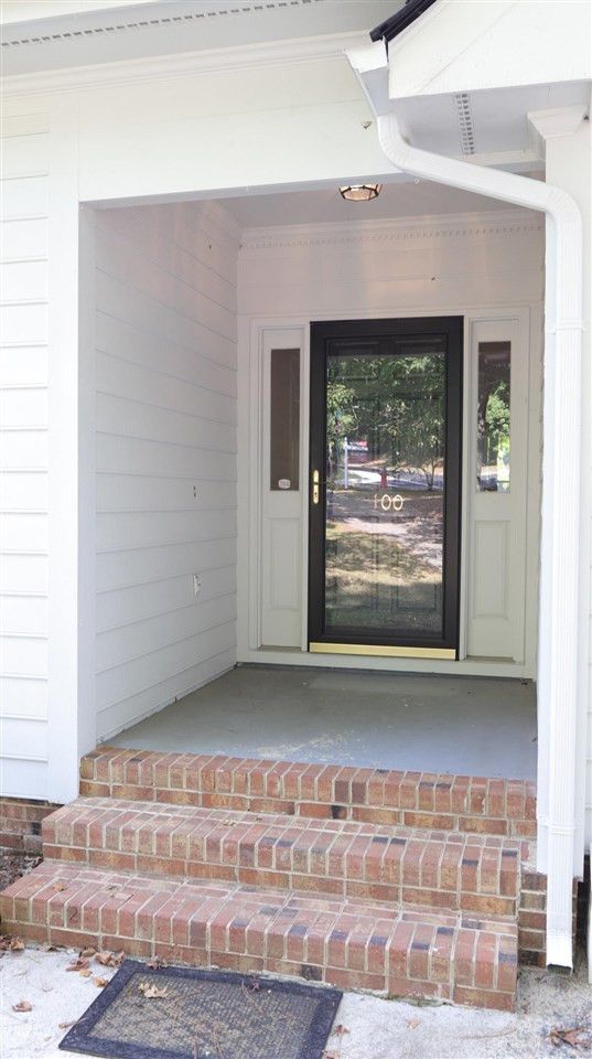 100 Lacoste Ln, Cary, NC 27511
