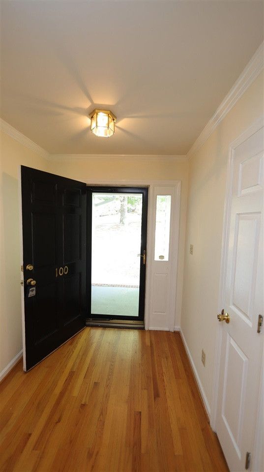 100 Lacoste Ln, Cary, NC 27511