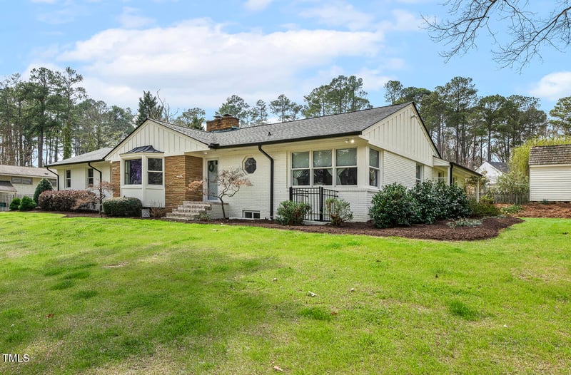 100 Lakeside Dr, Fuquay Varina, NC 27526