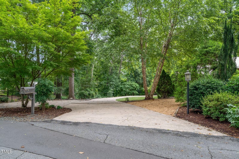 100 Laurel Hill Cir #B, Chapel Hill, NC 27514