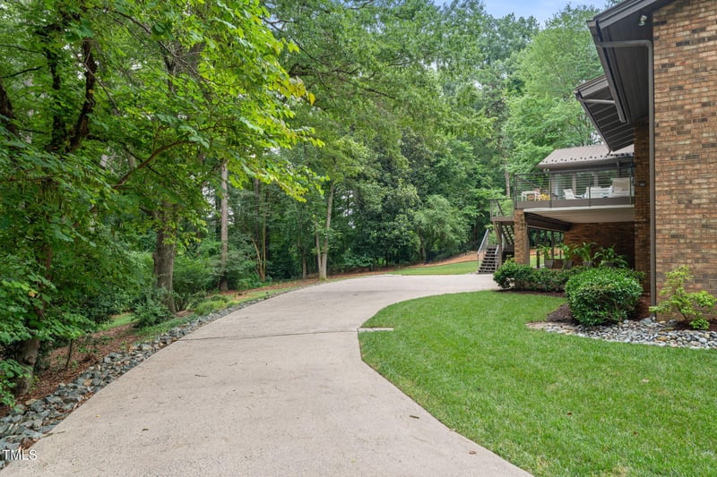100 Laurel Hill Cir #B, Chapel Hill, NC 27514