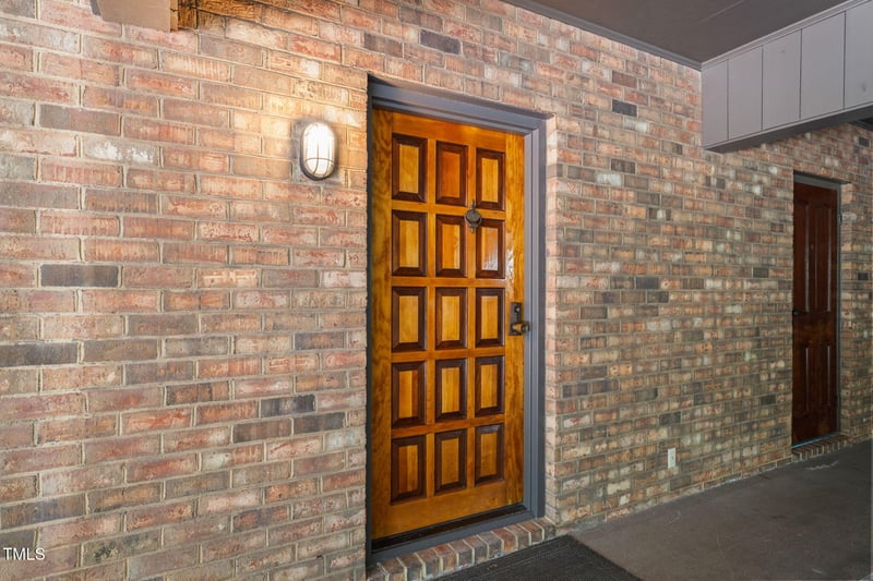 100 Laurel Hill Cir #B, Chapel Hill, NC 27514