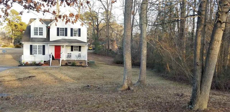 100 Laurelwood Dr, Smithfield, NC 27577