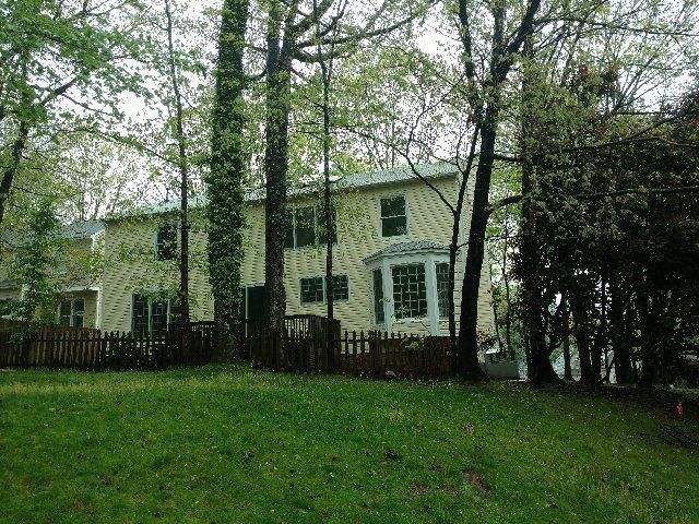 100 E Laurenbrook Ct, Cary, NC 27513