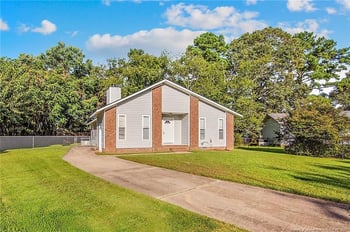 100 Lewiston Ct, Fayetteville, NC 28314