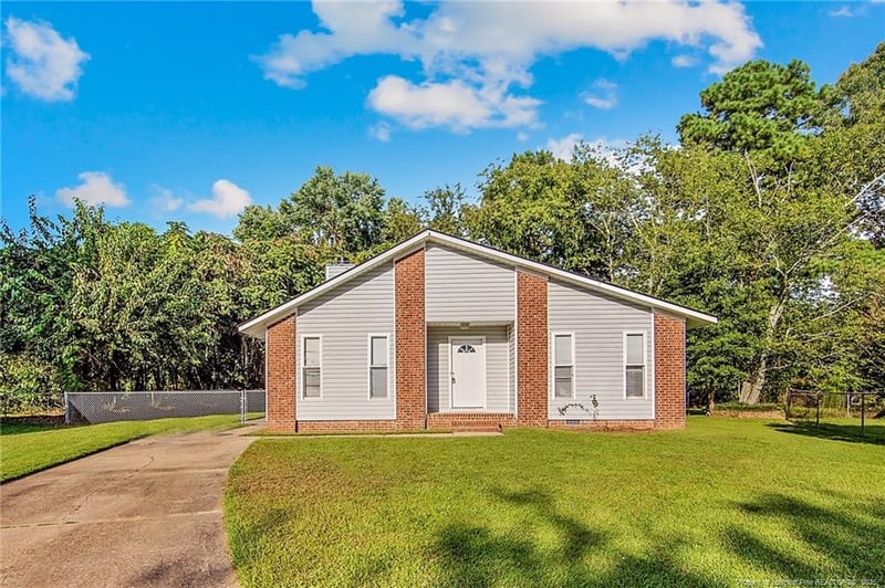 100 Lewiston Ct, Fayetteville, NC 28314