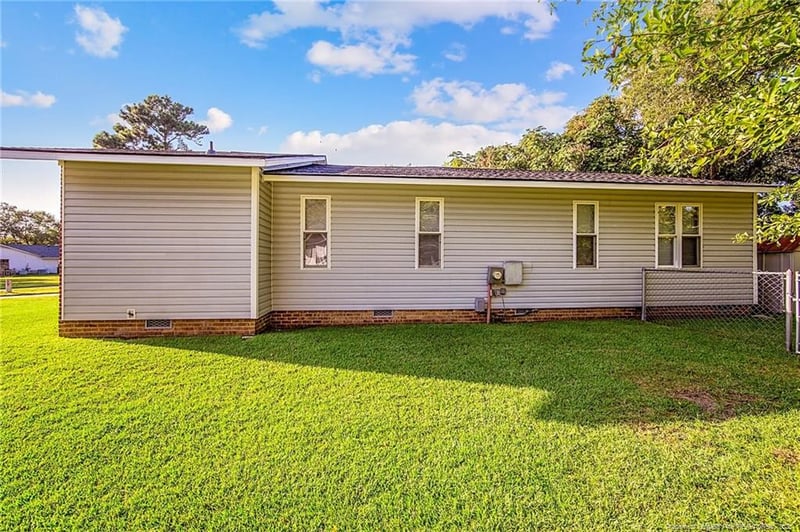 100 Lewiston Ct, Fayetteville, NC 28314