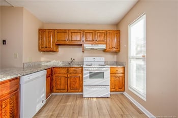 100 Lewiston Ct, Fayetteville, NC 28314