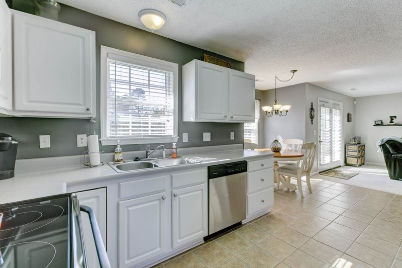 100 Lindell Dr, Apex, NC 27539