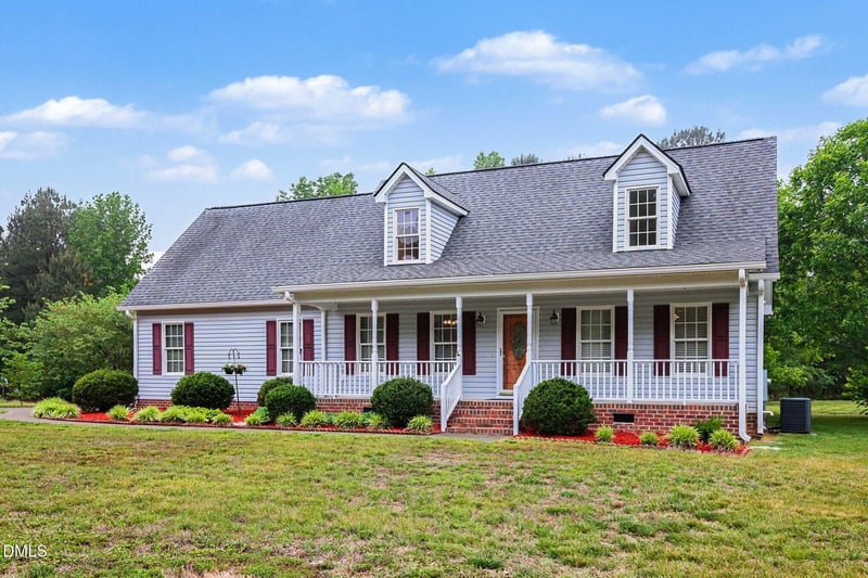 100 Linnett Ct, Youngsville, NC 27596
