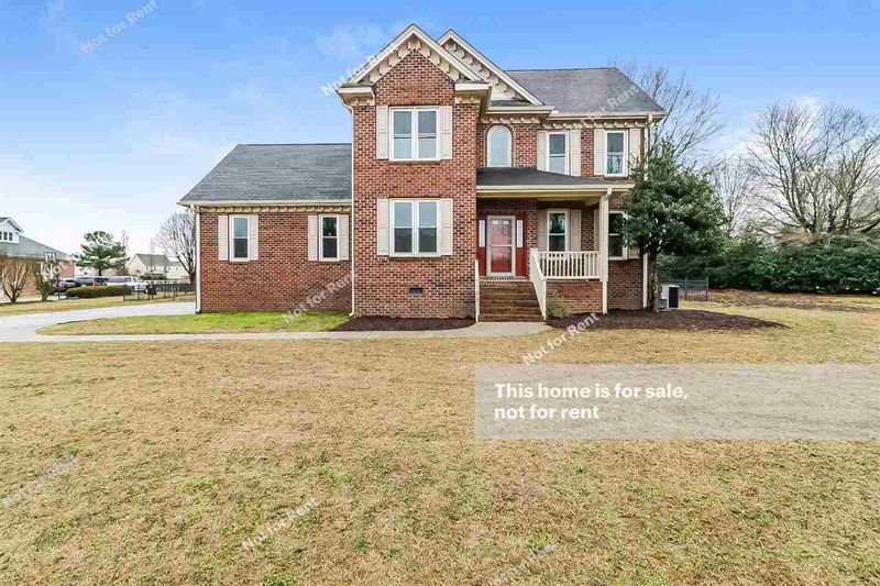 100 Lockfield Dr, Clayton, NC 27520