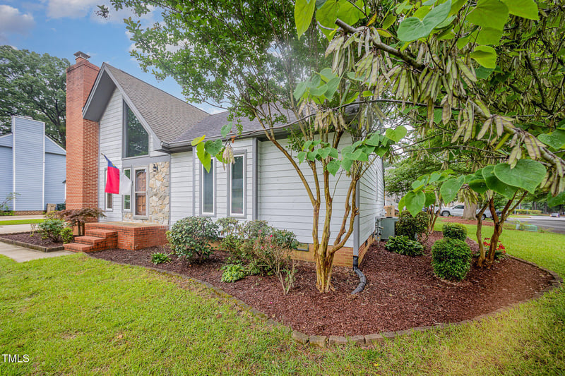 100 Longneedle Ct, Raleigh, NC 27603