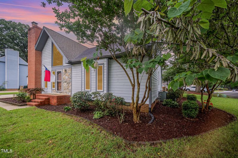 100 Longneedle Ct, Raleigh, NC 27603