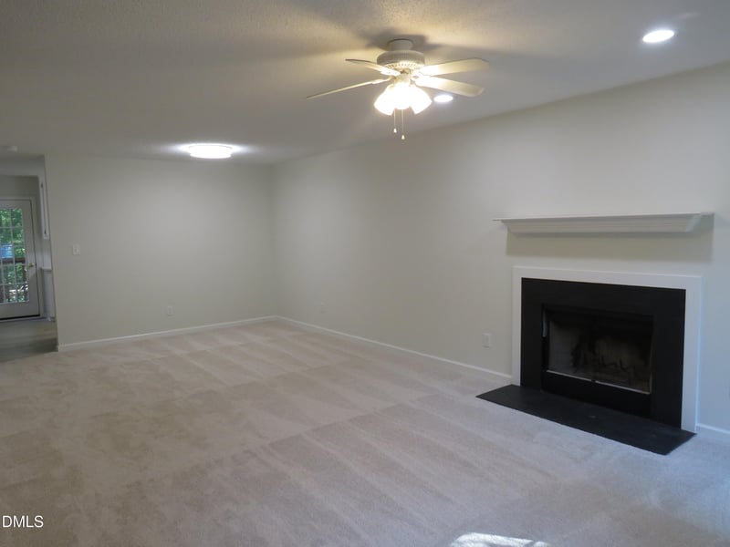 100 Luxon Pl, Cary, NC 27513