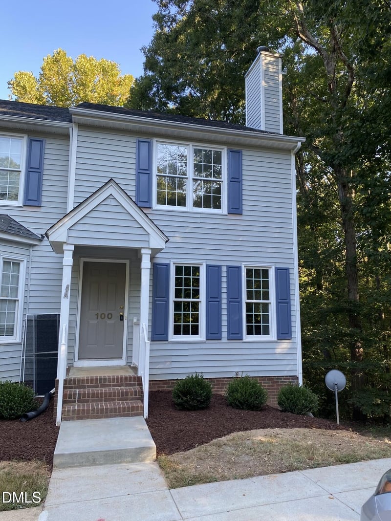 100 Luxon Pl, Cary, NC 27513