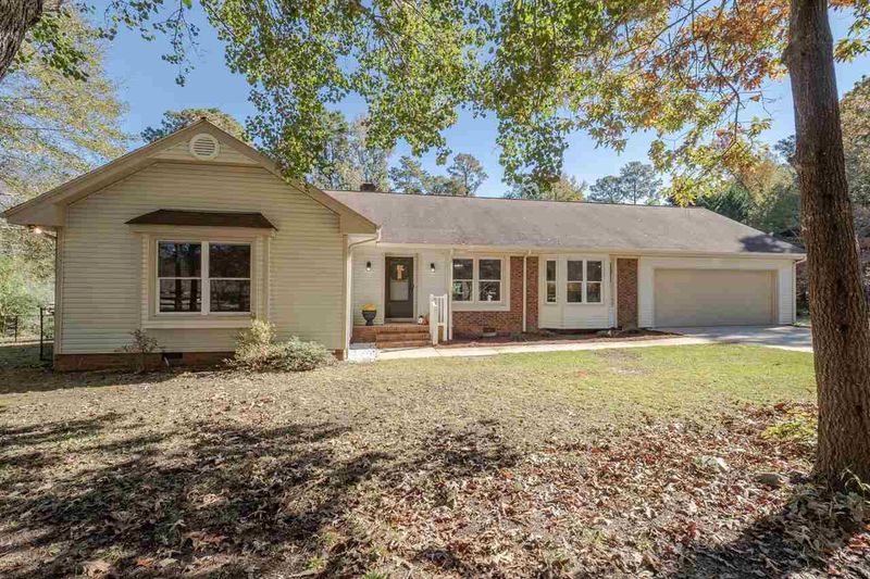 100 Lynnhaven Dr, Apex, NC 27539