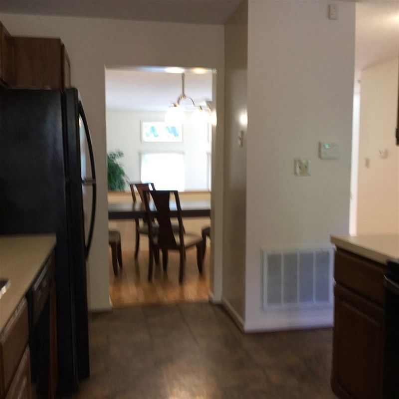 100 Mallard Ct, Chapel Hill, NC 27517
