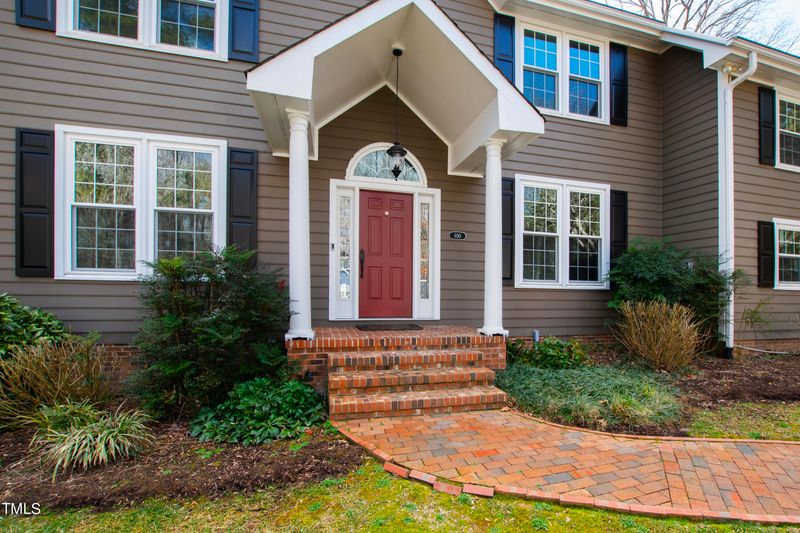 100 Marin Pl, Chapel Hill, NC 27516