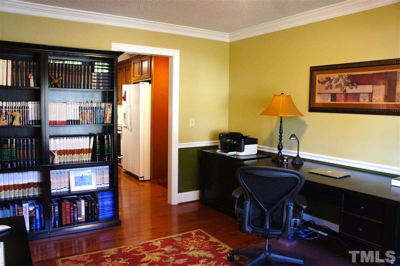 100 Mariposa Dr, Cary, NC 27513