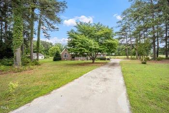 100 Martindale Dr, Youngsville, NC 27596