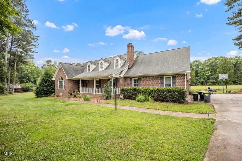 100 Martindale Dr, Youngsville, NC 27596