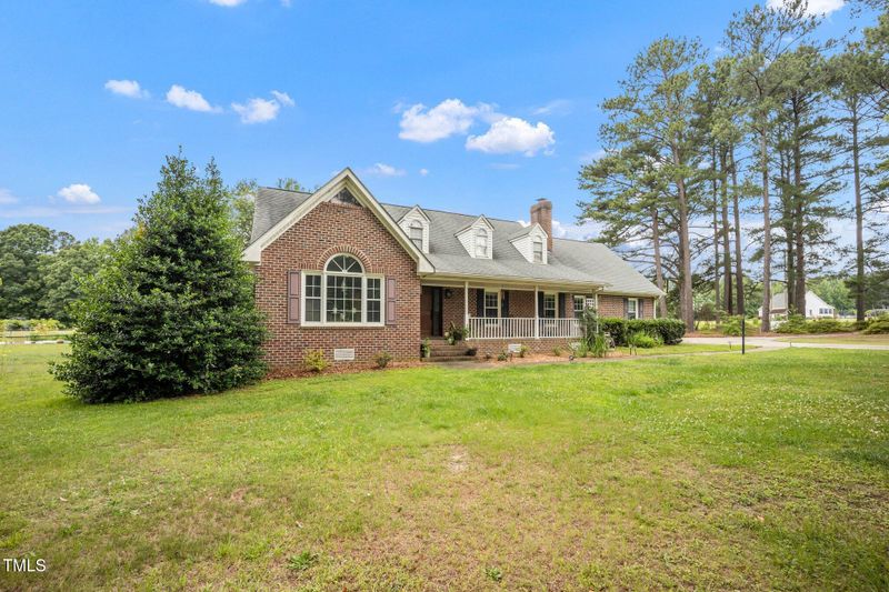 100 Martindale Dr, Youngsville, NC 27596