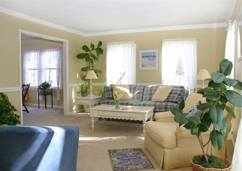 100 Mel Oaks Dr, Chapel Hill, NC 27516