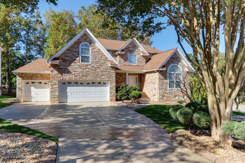 100 Mickleson Ridge Rd, Raleigh, NC 27603